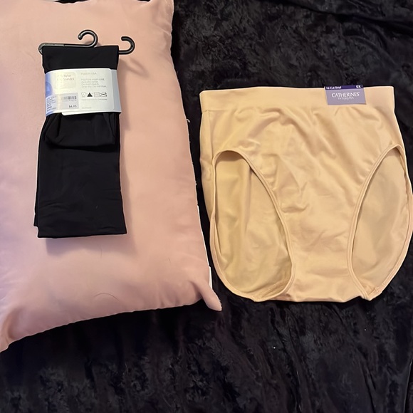 Catherine’s Hi-cut brief (size 0) and Trouser Socks - Picture 6 of 7